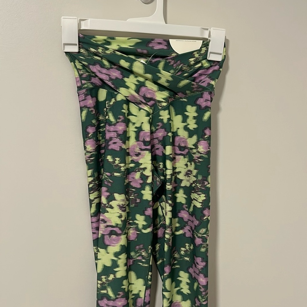 NWT Aerie Offline Real Me 7/8 Leggings Green Purple Floral Size Medium